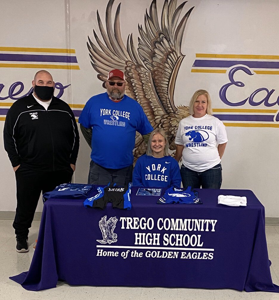 JeffAlbers4's tweet photo. Please help me in congratulating Sydney Boyle on officially signing with York college women’s wrestling team today!!! ￼ Go Panthers!!!! https://t.co/4QMbgmVEWh