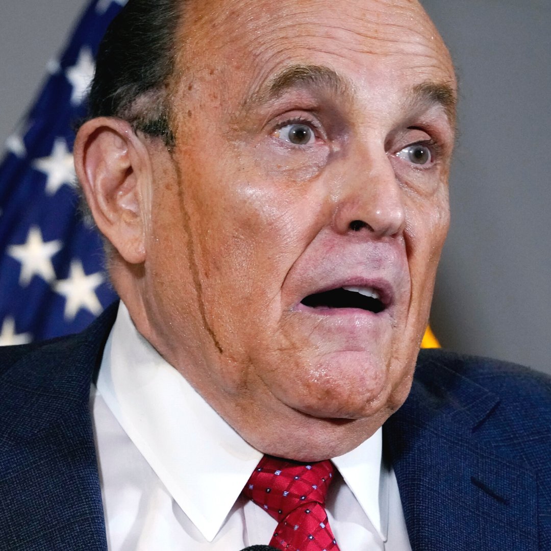 MJPlitnick's tweet photo. The scariest thing about #giulani is the number of people asking what happened to him that he became this hateful clown. The answer is: Nothing, he was always like this, and he made that abundantly clear during his fascist reign as mayor of NYC. https://t.co/iAV6WR5sHv