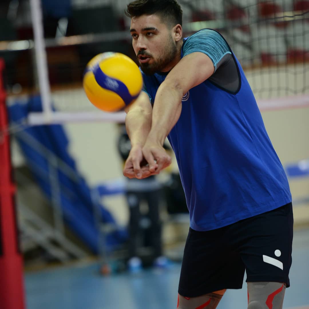 arkas_spor's tweet photo. İkinci yarının ilk maçında deplasmanda Galatasaray HDI Sigorta ile karşılaşacağımız maçın hazırlıkları devam ediyor. 👊🏐
🔵⚪
#GoArkas
#ArkasSporKulübü #ArkasSpor #voleybol #spor #sporkulübü #Volleyball #ninesquared #EfelerLigi #axasigortaefelerligi #MaskeniTak https://t.co/cdbUGKgK6w