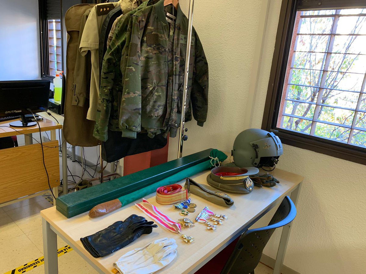 Las diferentes uniformes militares y sus complementos #FormaciónProfesional CFGS Asesoría Imagen Personal y Corporativa Módulo:Protocolo Conferencia del Coronel Fuentes, colaborador <a href="/GrupoEIP/">Escuela I. Protocolo y Eventos</a>  👩🏼‍🏫 Belén Berrocal <a href="/EIP_Madrid/">EIP_Madrid</a>