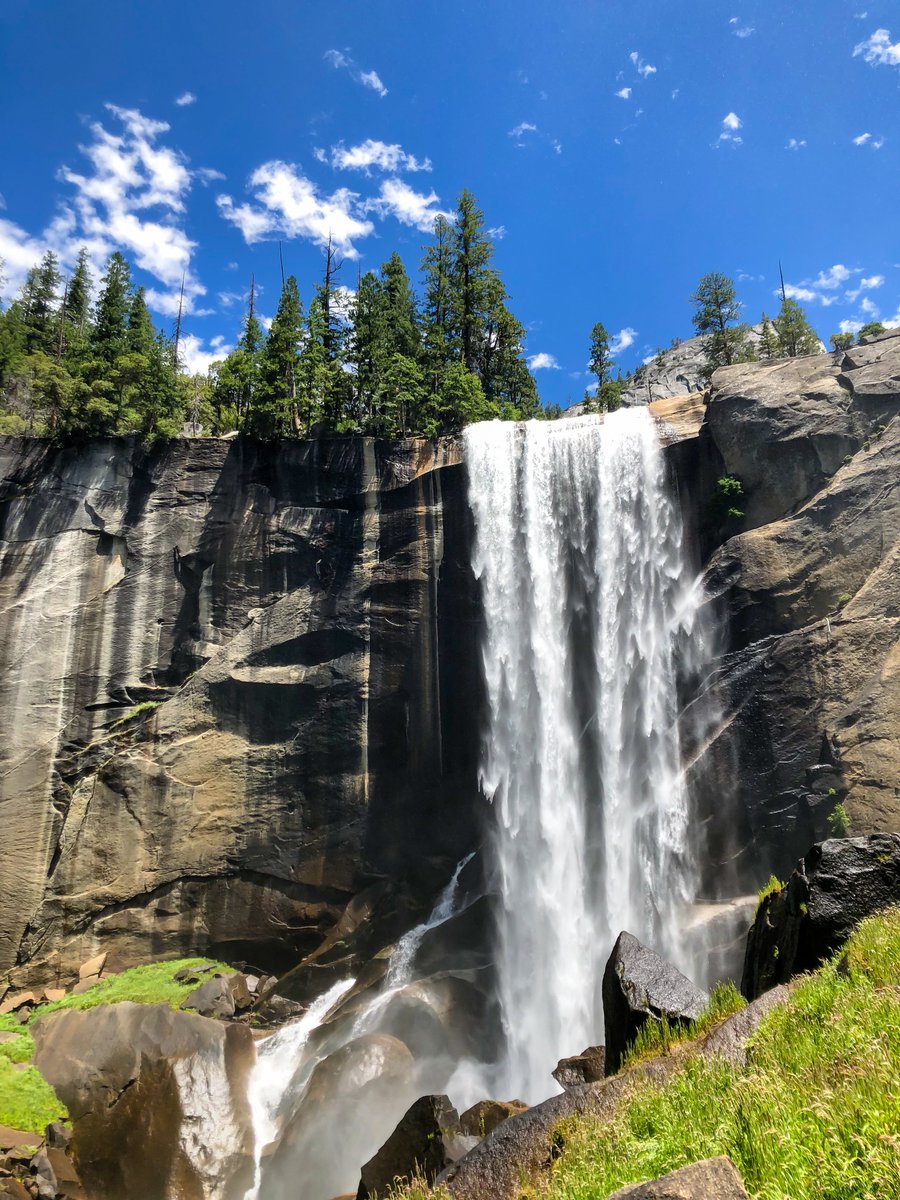 vector_eng's tweet image. Thank you to everyone who entered our contest! We really enjoyed getting to look through all the incredible photos that everyone submitted and seeing how talented our community is.

The winner of Vector's Fall 2020 Photography Contest is @bb4dawin with this photo of Vernal Falls!