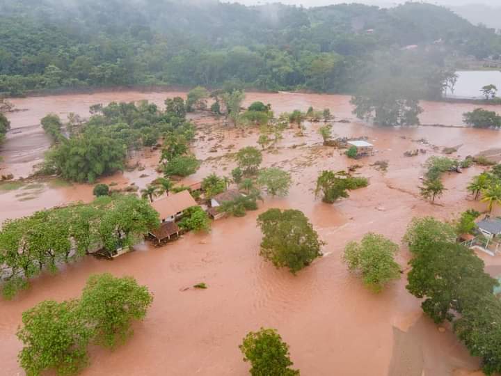 ccanacahn's tweet photo. Esta es Copán Ruinas después de las inundaciones y devastación de la tormenta IOTA🌪🌧☔️
#ProyectoNoticia
#HuracanIotaHN
#Iota https://t.co/qmJBfn8kK0