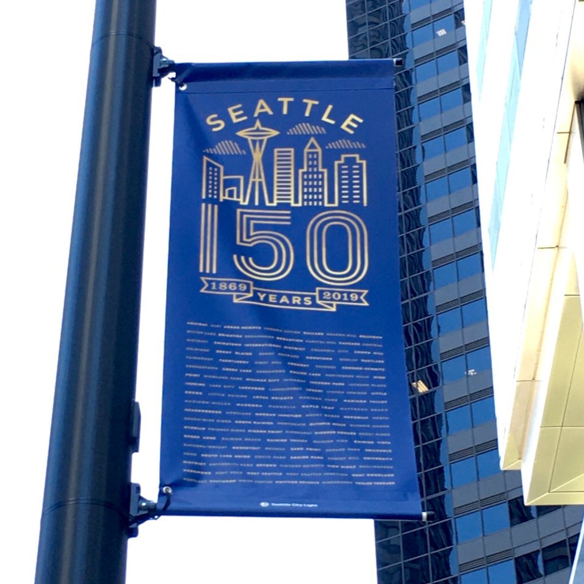 SEACityLight's tweet photo. Join us as we continue to celebrate Seattle's 150th anniversary! Be sure to look out for these #seattle150 banners on our streetlights across the city. Learn more about the city's history at https://t.co/tf1IDIMoph. https://t.co/YVEZ52d8UQ