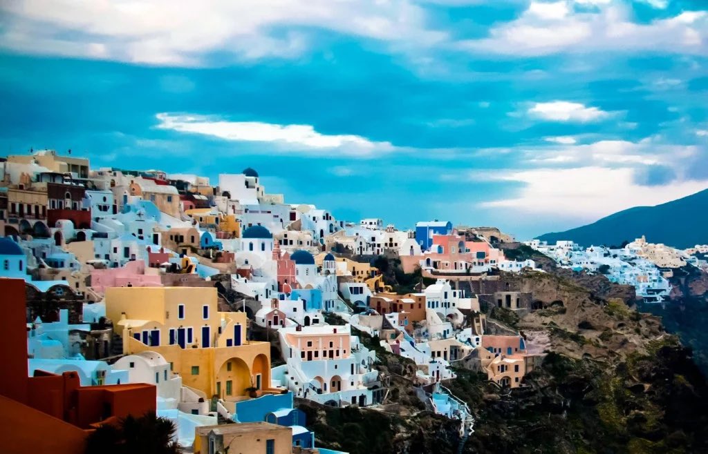 TravelHiveLive's tweet photo. Santorini, Greece. 
(Forever on my bucket list ✨) https://t.co/08w0hnuXNW