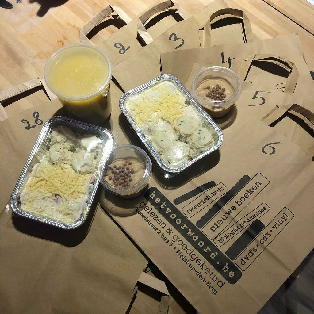 Wannes_B's tweet photo. De aanhouder wint...
#GroteStraat #TakeAway @staminee_de_living #Smakelijk Blijven afhalen allemaal!!! https://t.co/KNxMiAr2ro