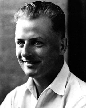 stars_silent's tweet image. Happy birthday to #ReginaldDenny!

@laura_la_plante ♥️