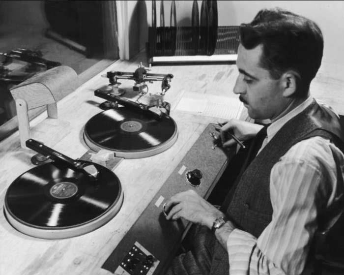 wlrfm's tweet photo. @djrayc will be playing other peoples music on your wireless at 7pm. Hits from Madonna, Aztec Camera, Diana Ross, Fleetwood Mac, ATCQ, Curtis Mayfield and more. + New #Irish music from @TizMcNamara @dmajor7ths w/ @getdownedits  @trophywife0 @JenEllamusic @fishgodeep @emiliechick https://t.co/bPttcnuNVb