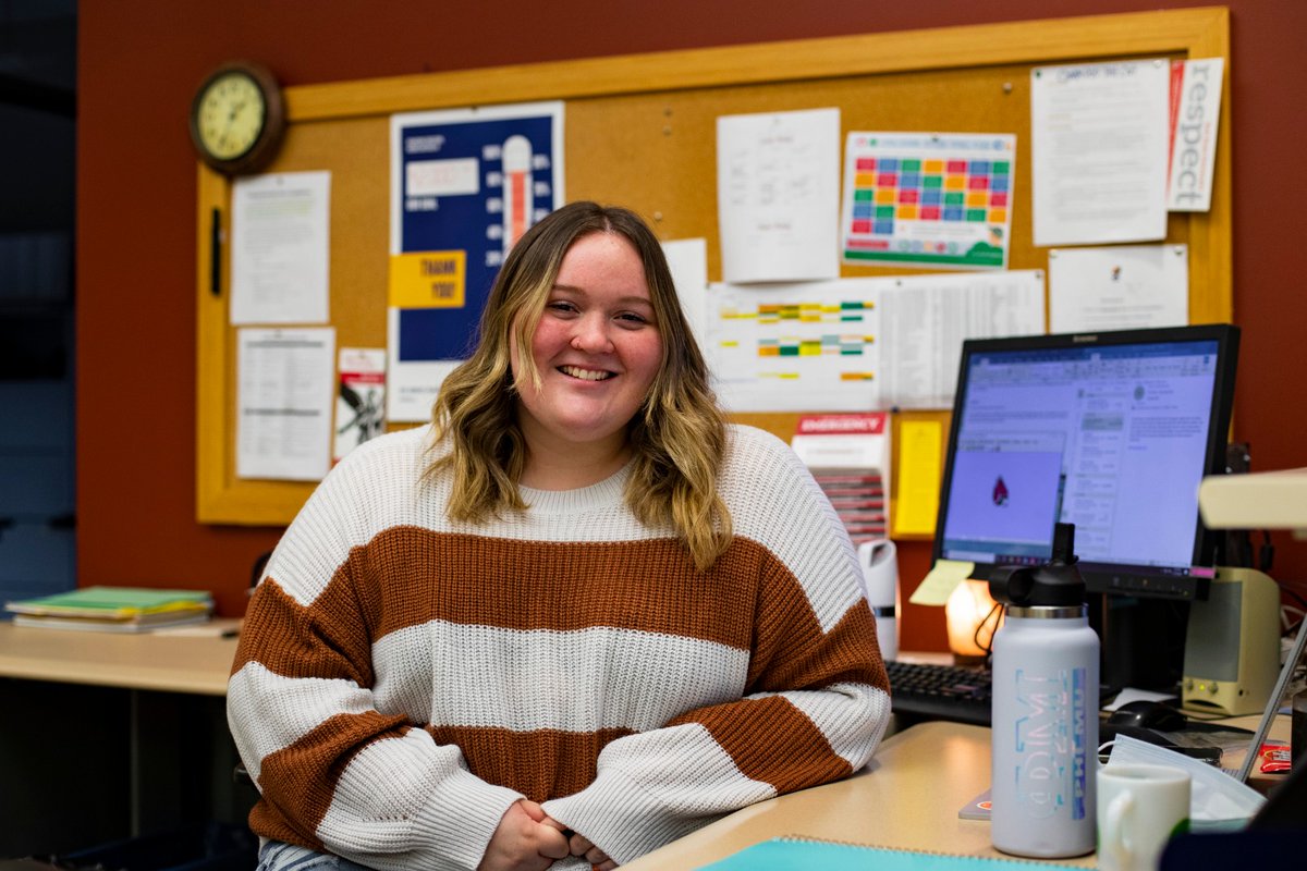 BallState's tweet photo. "I am in Phi Mu, the sorority. It's really fun, it’s brought me a lot of opportunities, and friends, and new experiences; and one of the girls is my roommate right now!" -- Lindsey Marsh, senior Studio Art major, minor in Art History. #CardinalConnect https://t.co/TlMo8Iplax