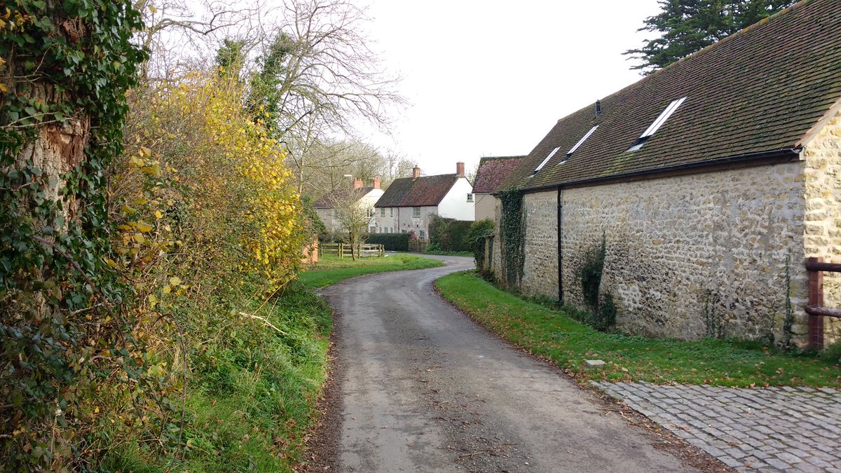 #Gillingham, #Dorset has > 40kms of public rights of way and these require lots of pairs of hands and eyes to help look after them. So I recently decided to help by "adopting" a footpath...or 5. I wonder if "adopt a footpath" schemes are available anywhere else in Britain? 🤔