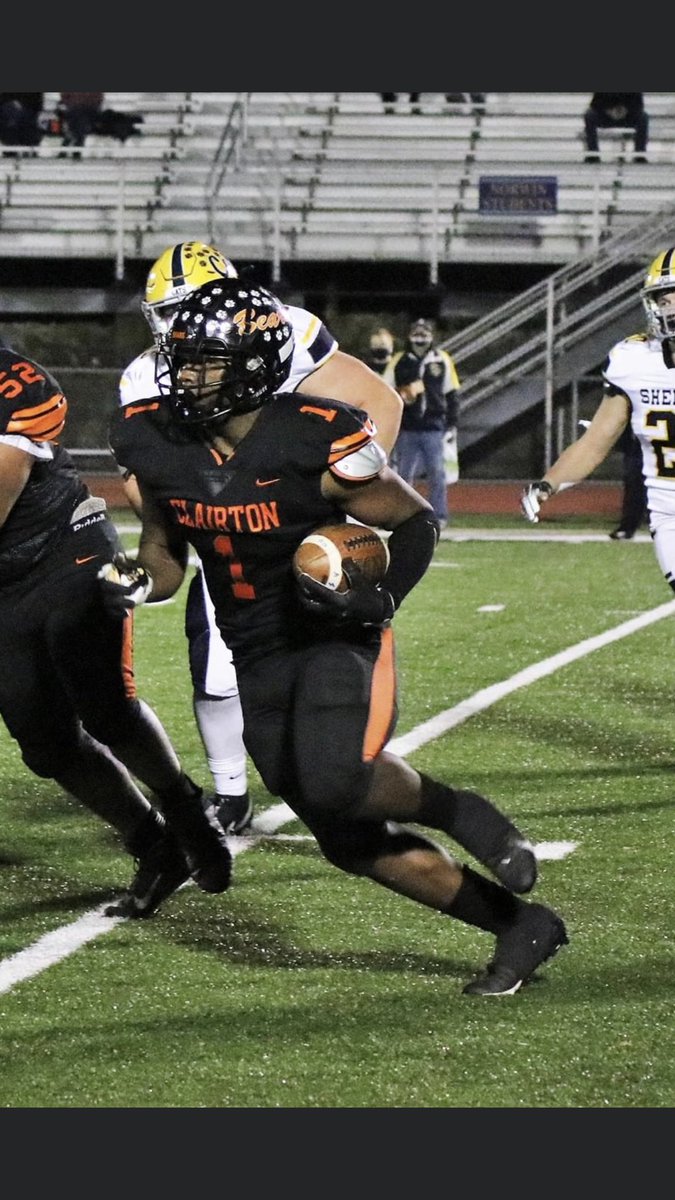 buckshow2003's tweet photo. Dontae sanders senior highlights🦍🦍🔥🔥 https://t.co/2xlzqYSDCD via @YouTube senior season highlights 32 touchdowns 1887 yards #reaperout✌🏿🦍🦍💔 @Cover3_ATH @wpialsportsnews @WPIAL_Insider @prospectmedia_ https://t.co/B6QTfRayNo