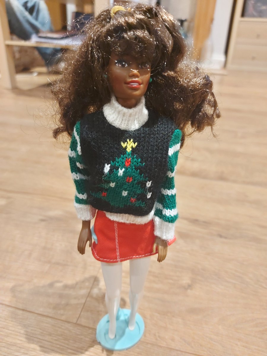 Booeddy89's tweet photo. Anyone else have a #barbie like this? Can't find anything about it on the Internet! @Mattel  ?? @Barbie  any hints? #retro #barbie #throwbackfriday https://t.co/IelxM2BEwj