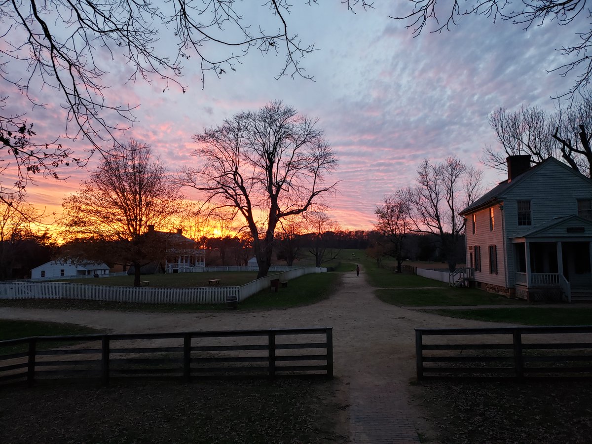 AppomattoxNPS's tweet photo. #StillnessAtAppomattox: It's that time of year again! With the sun setting earlier, it's time for glorious sunsets with the village, particularly the McLean House, in the foreground. #CivilWar #FindYourPark #APX155 #Fall https://t.co/guacdySFHB