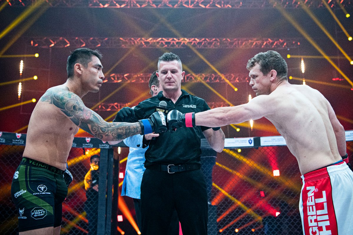 bravemmaf's tweet photo. BRAVE CF 45: Dumar Roa survives near submission, beats Ian Entwistle after injury 

Rewatch BRAVE CF 45 now on https://t.co/fMntiSTJQj 🍿📺🔥

#BRAVECF #KHKteam #Bahrain #MMA #yearofchange #thehawk #princeofgladiators #mma #globalpromotion #BRAVECF2020 https://t.co/rGwBQswC2f