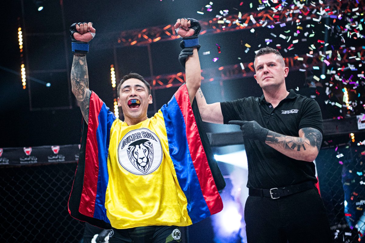 bravemmaf's tweet photo. BRAVE CF 45: Dumar Roa survives near submission, beats Ian Entwistle after injury 

Rewatch BRAVE CF 45 now on https://t.co/fMntiSTJQj 🍿📺🔥

#BRAVECF #KHKteam #Bahrain #MMA #yearofchange #thehawk #princeofgladiators #mma #globalpromotion #BRAVECF2020 https://t.co/rGwBQswC2f