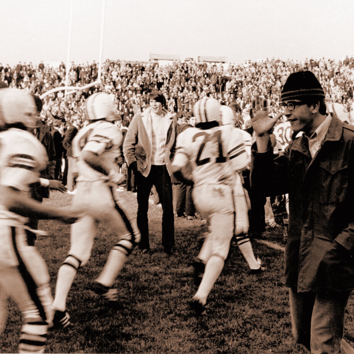 LehighU's tweet photo. This is hard to admit... but we kinda miss you, @LafCol.
#beatingyouthatis #RivalryWeek #justthisweek #BeatLafayette
@lehighalumni @LehighSports https://t.co/iYASHSEWUM