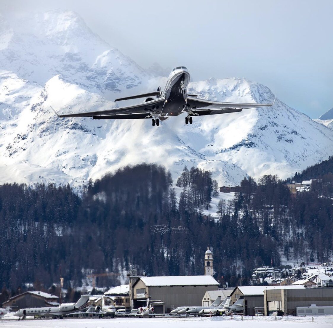 #BusinessJets @tb_aviation_photography ® departing in style #Gulfstream #G650
.
#instagramaviation
#megaplane
#BusinessAviation
#FlyPrivate
#PrivateJet 
#CharterJet
#BizJet
#Flight
#Luxury 
#Travel
#EmptyLeg
#BusinessJet
#CorporateJet
#Aviation