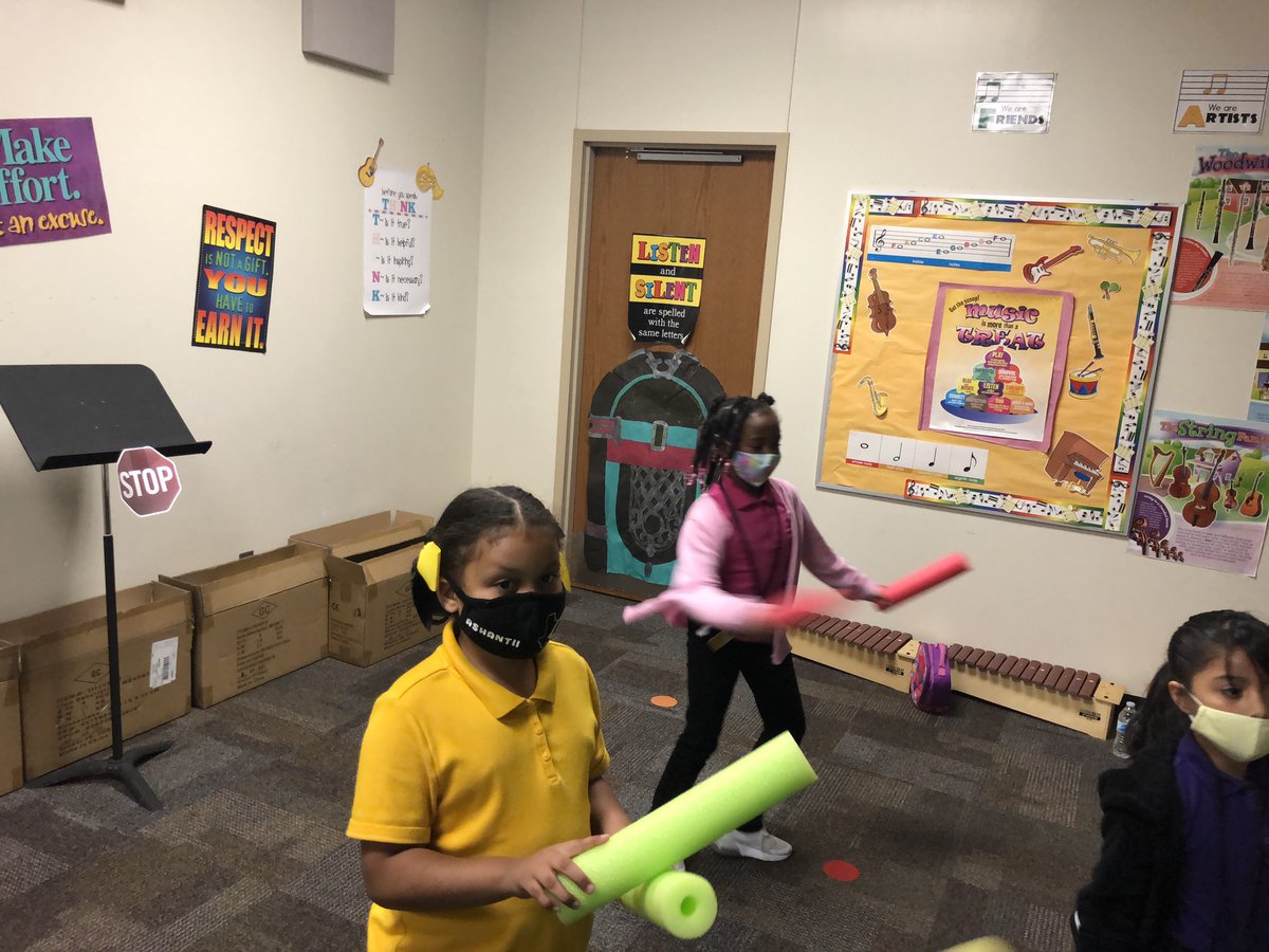 annaluehoffman's tweet photo. 2nd grade reading rhythms in a fun way with our pool noodle “sticks.” @CISDWalker @stephdillon_268 https://t.co/5SUvwoE9Dp