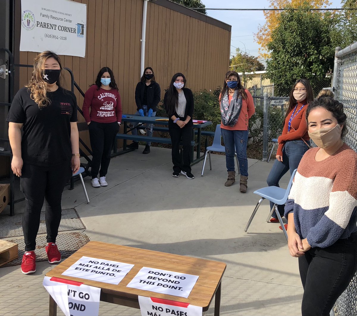 rusdkids's tweet photo. @RowlandUSDFRC LOVES their Social Work interns from @USC, @azusapacific and @CalStateLA  they are helping to pass out turkeys to our needy families! #WeAreRUSD #bestinterns #workingtogether  @RowlandSchools @_JulieMitchell_ https://t.co/zLZhHDg6xZ