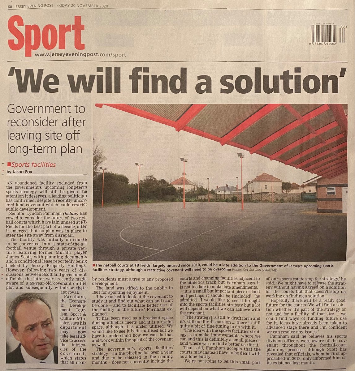JamesScottJS's tweet photo. Pleased to see Jersey’s top politicians are being made aware of this unused sports facility. 

With the upmost respect @lyndonfarnham I believe a solution has already been found. 

Jersey needs a new 5-a-side football facility. 

Thanks for the coverage @JasonFox_14 @JEPsport https://t.co/SWKZwWTv9D
