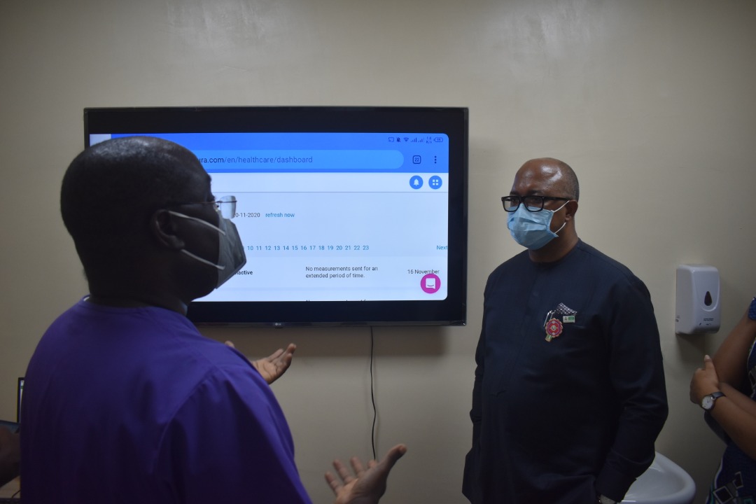 PharmAccessNIG's tweet photo. @NCDCgov DG @Chikwe_I visits @fmceblagos @covid_connectng center. An innovative digital service #LUSCII developed by @PharmAccessNIG in collaboration with @fmceblagos.The digital service screens users for #COVID19 symptoms and allows daily monitoring of symptoms via the app. https://t.co/Hf4lcxCBrY