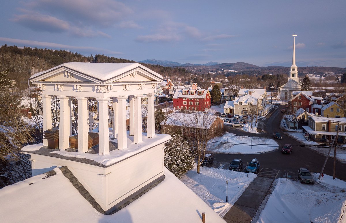 gostowe's tweet photo. It's official—with your help, #StoweVermont ranked #4 as a @USATODAY @10Best #SkiTown! Thanks for all who voted! Read the article here: https://t.co/hjpp6ZRl3a
(PC: Mark Vandenberg) #gostowe #winterinstowe #stowevt #thisisvt #itstimeforvermont #skivt #ridevt #winterinvt https://t.co/zUhe3zx5ZK