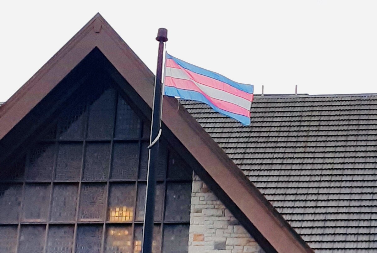 LGJanetAustin's tweet photo. Today is #TransDayOfRemembrance, honouring transgender, Two-Spirit &amp; non-binary people who were victims of violence, hatred, and discrimination. Today we raise the trans flag at @GovHouseBC in their memory and to remind all that transphobic violence has no place in BC or Canada. https://t.co/Bw4sHuuYF3