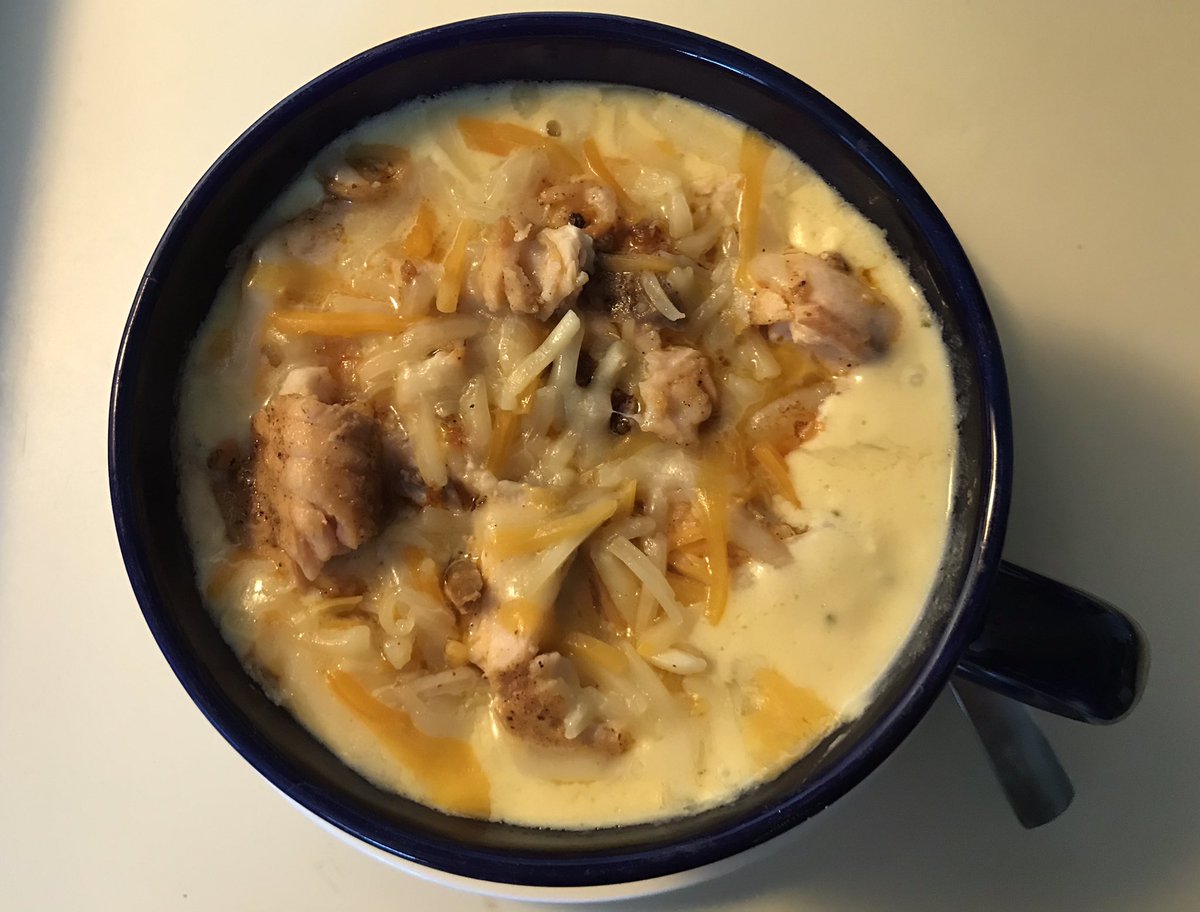 ArielleBahe's tweet photo. #LunchTime: A #homemade cup of soup. Creamy Potato &amp; Broccoli Cheddar with Chicken Breast, Salmon &amp; Shrimp. I’m on a Salmon &amp; Shrimp kick. Warm and, hearty #AutumnMeals. https://t.co/rA6ph24cCc