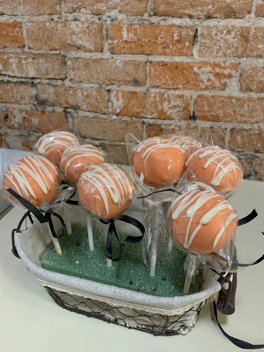 Hey... We've got something to share with you. Introducing Double Dips homemade cake pops! These treats are here for a limited time only.