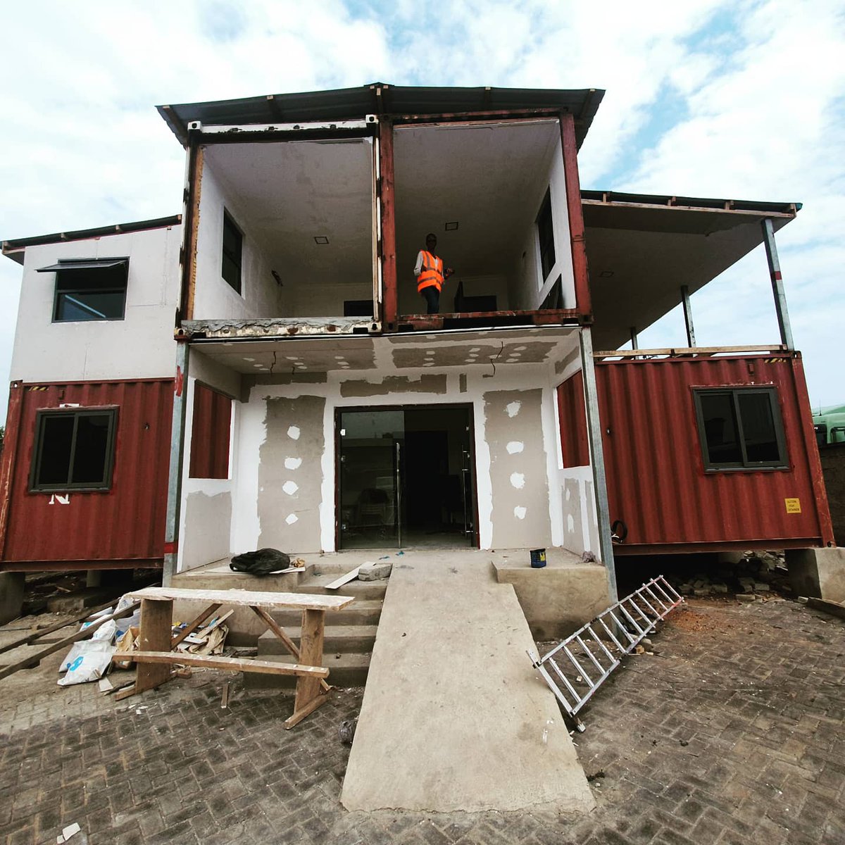 Da_boyKing's tweet photo. Let me come and be going with my containers which I transformed into an office. Merry Christmas https://t.co/1HwpLB3KJx