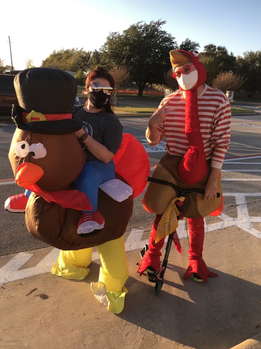 jacosta_82's tweet photo. Thank you Jones All Stars Staff and Families for making our 1st Literacy Drive Thru a success! #shinebright #literacynight #parentinvolvement #thankful @JonesAcademy1 https://t.co/tZWXOa2qOA