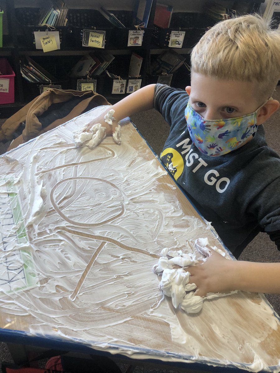 KristiBeers1's tweet photo. #sightwordfun #funfriday #firstgraderocks #Bpatriotproud https://t.co/Tbagbl3PqJ