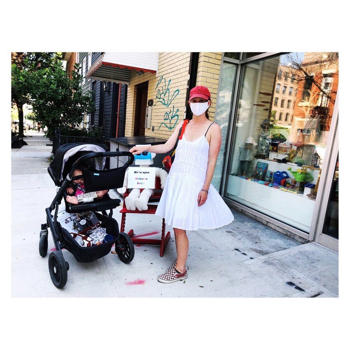 Mini Jake tweet media