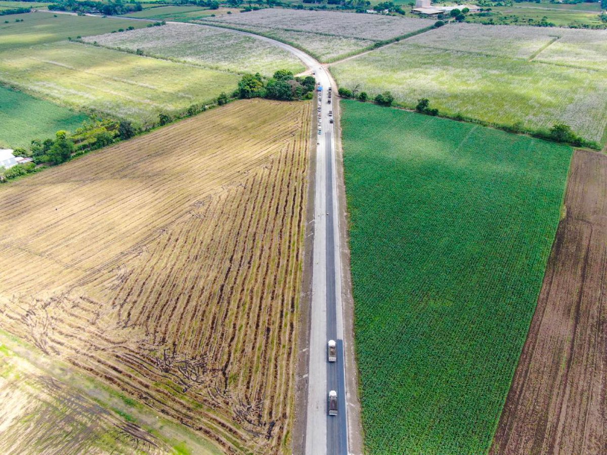 SecPrensaSV's tweet photo. #PeriféricoClaudiaLars | El bypass que se edifica con recursos concedidos por  @FOMILENIOII, conectará los municipios de Ciudad Arce, Colón, San Juan Opico y Sacacoyo, localizados en el departamento de La Libertad. https://t.co/wbreXCv82x