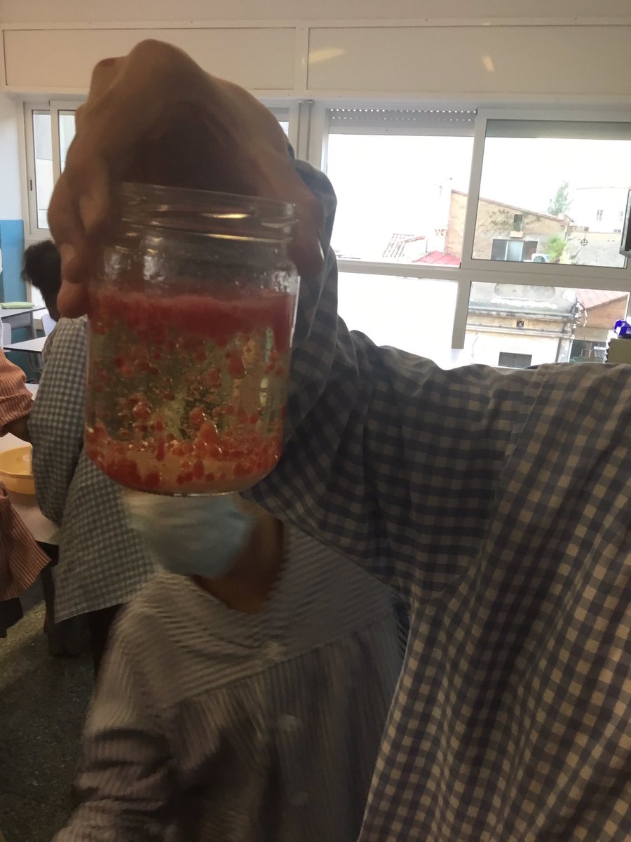 mercedaries's tweet photo. Finishing Science week at 6th primary.
Acabant la setmana de les ciències a 6è de primària.
#fsf6prim #scienceweek #setmanadelaciencia #experiments https://t.co/J9n4ZdIxzM