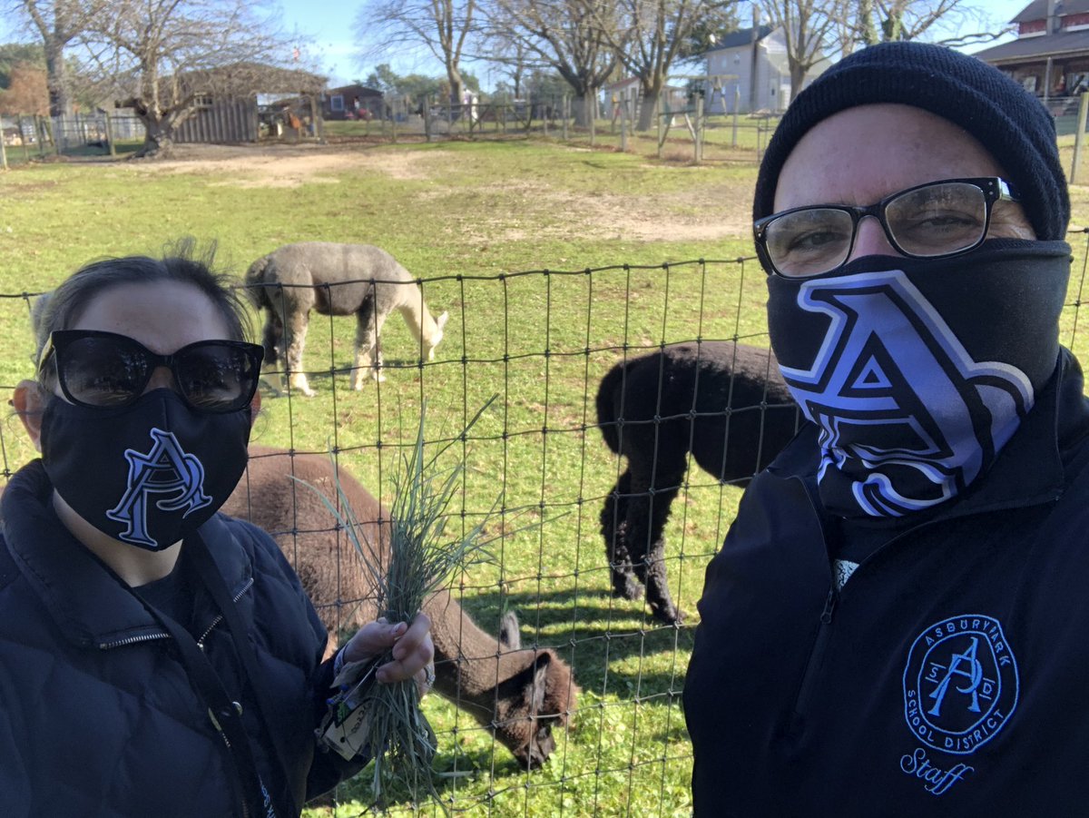 For Virtual Field Trip Friday we went to Arrow Acres Farm! We learned all about Llamas and Alpacas. <a href="/Asbury_ParkSD/">Asbury Park Schools</a> @APSuperGray <a href="/TheaJackson8/">Thea M Jackson-Byers</a> <a href="/CynthiaArdi5/">Cynthia Ardizzone</a>