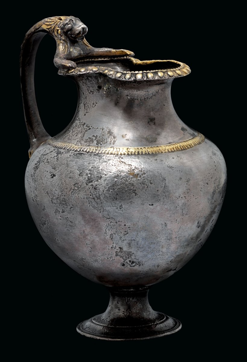 Christie's is advertising this Hellenistic gilt silver vessel, without any proof of where it was before 1990, by comparing it to the set of Hellenistic gilt silver vessels the Metropolitan Museum repatriated to Sicily since they were so obviously looted. https://www.nytimes.com/2010/12/06/arts/design/06silver.html