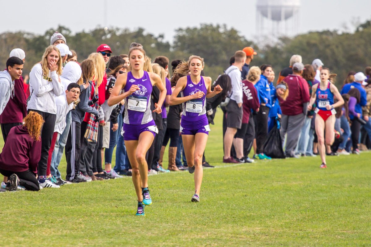 SoDakRunner's tweet photo. ACU XC/Distance Flashback Friday: @alliehackett95 @mhackett95 finish the fall of 2017 w/ 5th (MH - 19:47) &amp; 6th (AH - 19:50) in SC Region 6k, qualifying both for NCAA Dl XC Nats, then finish fall w/ stacked BU Season Opener 5k, running 16:14 &amp; 16:15! https://t.co/894HPKPORS