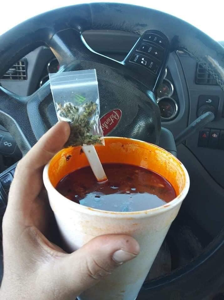 Yo creo que la doña del menudo se dedicaba a otra cosa...🤔