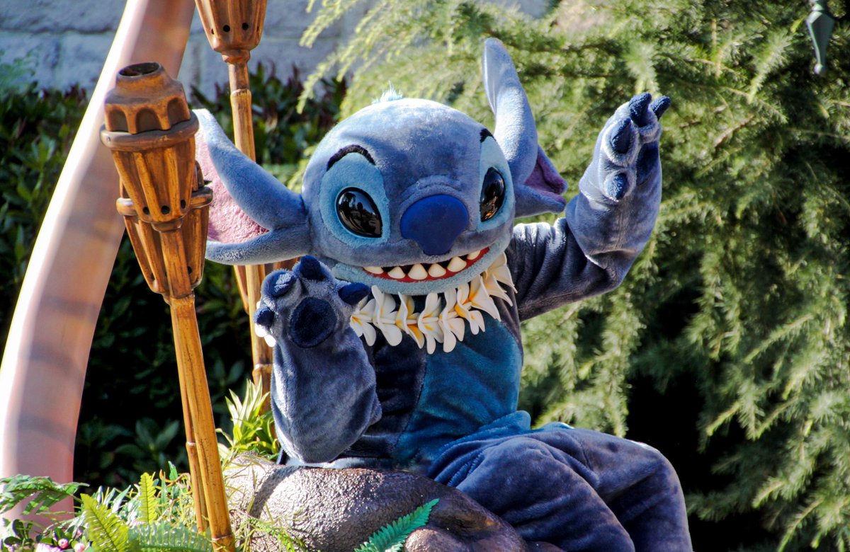CharactersPBlog's tweet photo. Aloha! On a scale of 1 to.. 626, how much would you like to be giving Stitch a big hug if you could right now?
#stitch #disneyparks #disneycharacters #mydisneymoment #starsncars #LiloAndStitch #disneyfriends #disneylandparis #disneyside #dogsofdisney #disneylockdown https://t.co/axZrxAquyV