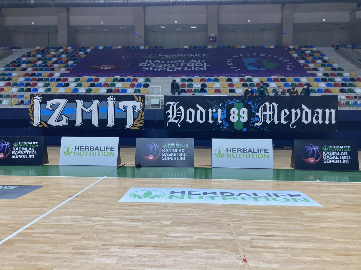ferhatuzun4189's tweet photo. Hodri Meydan Taraftarlar Derneği olarak, kentimizi Avrupa Ligi’nde temsil edecek olan İzmit Belediyespor’umuza set pankartlarımızı yaptık. Takımımıza oynayacağı tüm müsabakalarda sonsuz başarılar dileriz.
POTA’YA DA HODRİ MEYDAN ! https://t.co/GvRREC7CGv