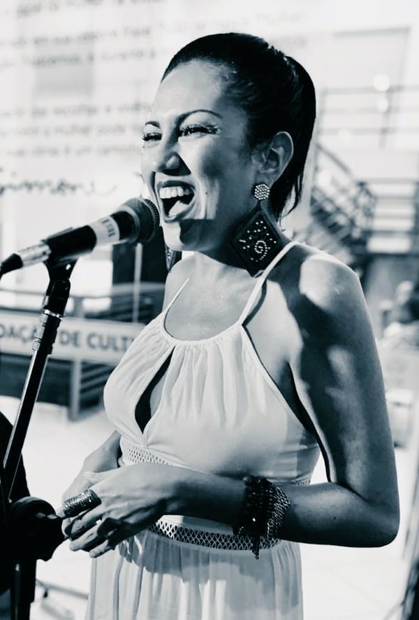 gifttalentos's tweet photo. Bossa nova com Lara Pontes e Geraldinho. 🎶
#qualidadesonora
#sejagift https://t.co/JqLZDkzI65