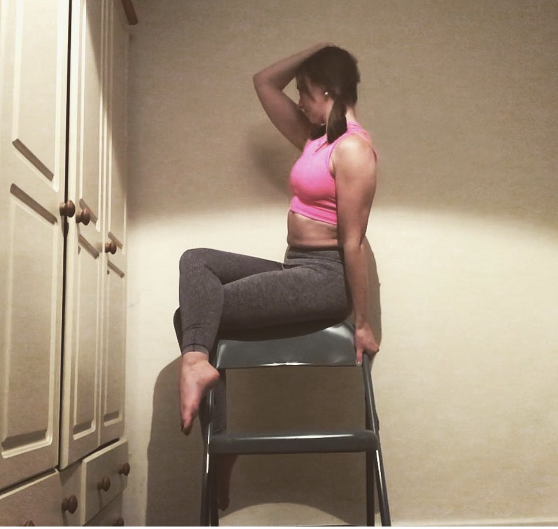 shazkee_PD's tweet photo. Last night did the next batch of chair poses! #doingsomethingdifferent #Atleastitsstilldoingsomething #chairposes #workout https://t.co/DQXgFOXoXR