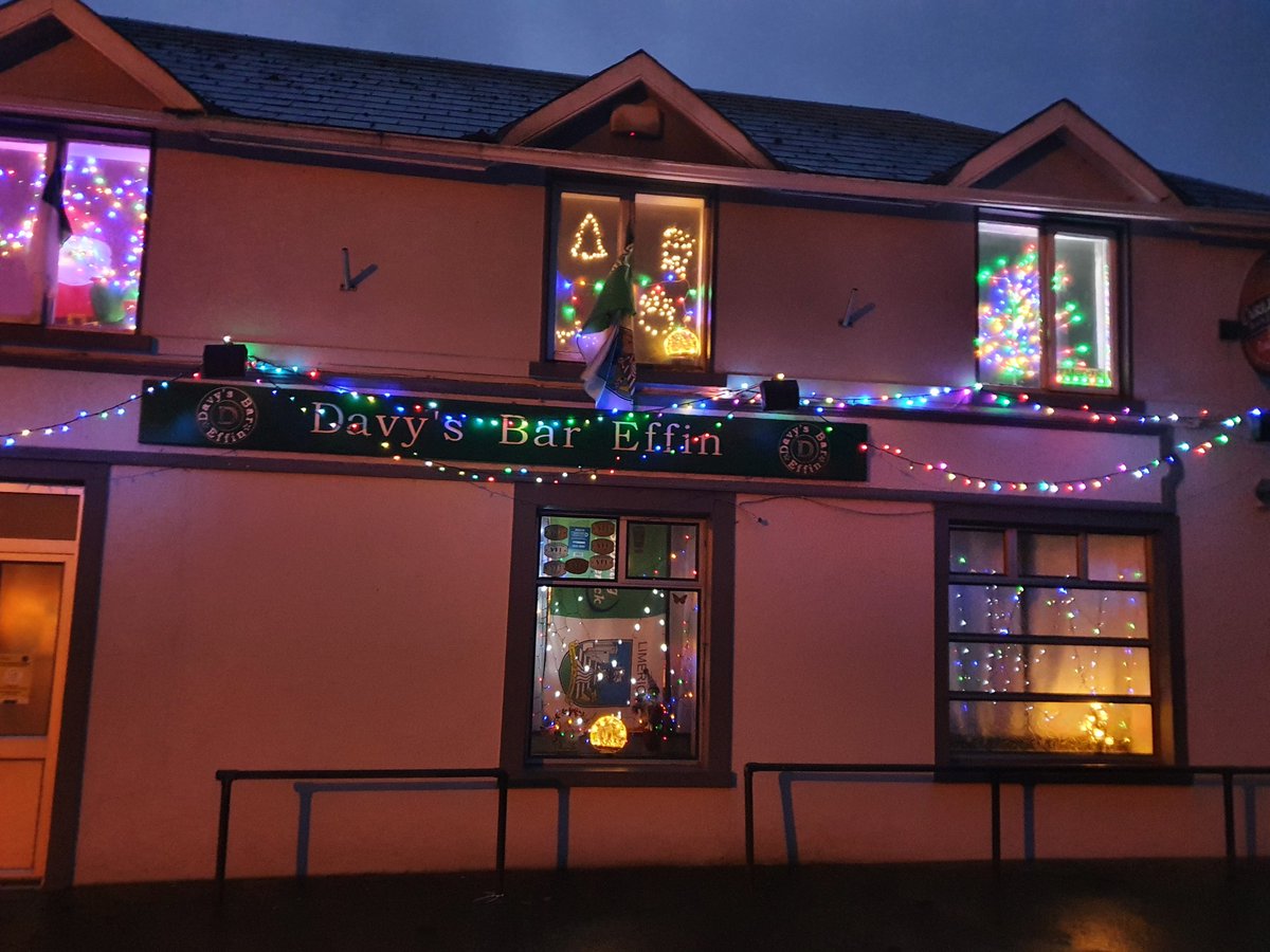 Davysbareffin's tweet photo. In association with #KEEPTHELIGHTSON @VFIpubs @LVADublinPubs @GuinnessIreland 
The lights are on here in Davys Bar Effin.. Stay safe, Stay Positive and Stay Connected .. https://t.co/6ken7Z5HdB
