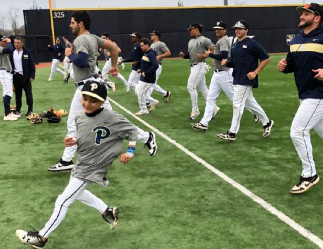 PBTF's tweet photo. Are you an #athlete, #coach, or involved with a sports team? Now's the time to get a head start on planning your spring @vs_cancer game! Proceeds from #VsCancer help fund family support programs for children in local hospitals. Get involved at  https://t.co/clMi0ayb6U! https://t.co/4OLFW6m5M7