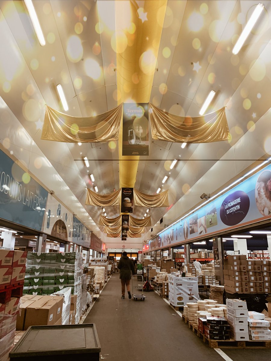 Fedalis_alim's tweet photo. Les grossistes #produitslaitiers de #rungis sur leur 31! @GourmetRungis https://t.co/Kfp5tijhXS