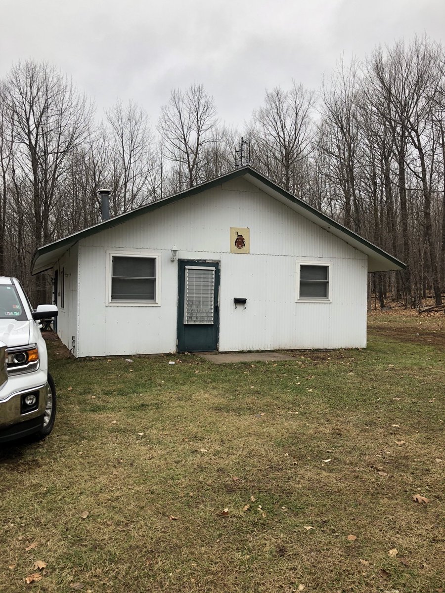 CoachWeisheipl's tweet photo. Home sweet home for the week! #OneHornCamp #RuskCounty #WisconsinDeerHunting https://t.co/ZqITCWCZ2O