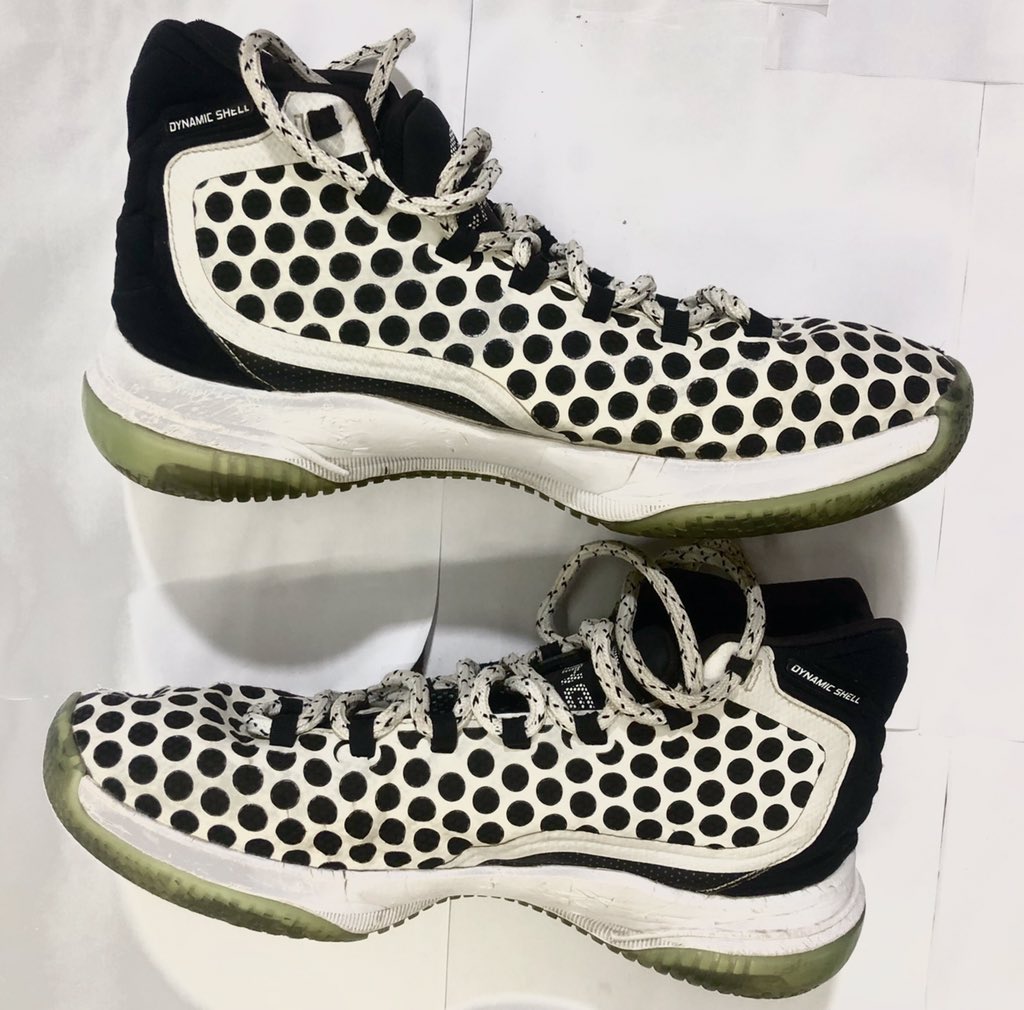 _footed's tweet image. NEW STOCK AVAILABLE⚡️⚡️....Please retweet, my customer is on your TL🙏🏼

First frame : LI- NING | size 44 and half | #7,000

Second frame : Warriors All Stars Remake | size 40| #7,000

Third frame : Adidas | size 42| #6,000

Please Retweet and Send a DM to order⚡️⚡️