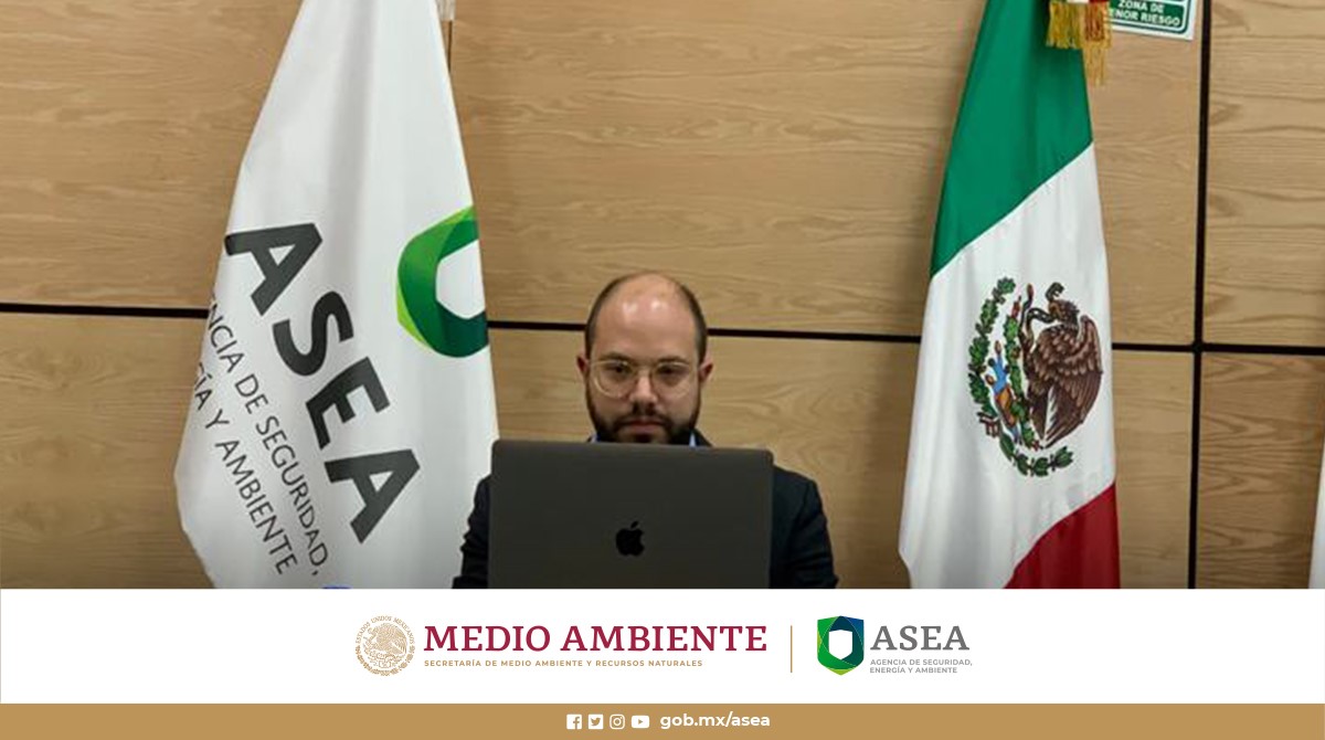 agencia_asea's tweet photo. En su participación en #ElEMVirtualSummit2020, el Jefe de Normatividad y Regulación de #ASEA, @julcamelo explicó que la Agencia participa en el programa bianual que coordina @CONAMER_MX para facilitar y atender la simplificación de trámites y regulación en favor de los mexicanos. https://t.co/sC7FPao6dZ
