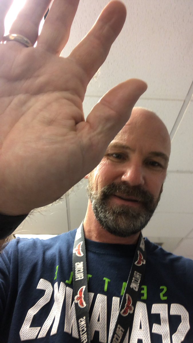 Michael70880931's tweet photo. @LMSprincipals @afletch23 @BobMaxw26100953 @SaxonPrincipal @awsp_gina509 @irishscott @twodot68 @Stellar_K @ndplum @principalhilmes @SteeleThoughts @RandyLRussell24 @jackarend @jlay28 Back at You Cameron!!!#Highfivefriday#HawksWin#NoShaveNovember https://t.co/oqoPqCRGcw