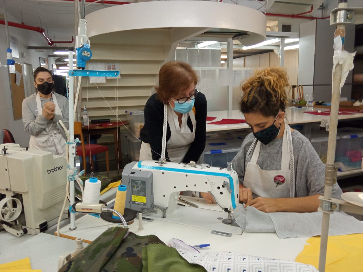 IrenePadinBravo's tweet photo. Desde que vine a #Barcelona solo quiero #mejorar👩‍🎓👩‍🎓 y hacerlo con las #clasespresenciales de @eometric ,y poder ser una gran #profesional !!#manosalaobraYA ✂️✂️ANIMAROS CON SUS WORKSHOPS!!https://t.co/7UfSb4U7gv GRACIAS @juanitaacevedo https://t.co/65MkrbAhkY